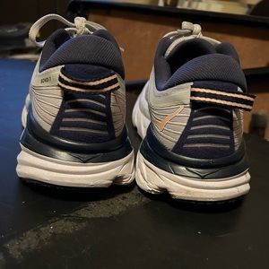 Used Hoka Bondi 7. Women size 9. They are in good condition